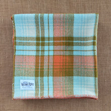 Load image into Gallery viewer, Retro Glenray LARGE SINGLE with oversize Napier Pania of the Reef label