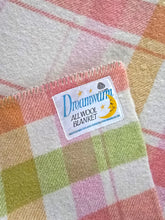 Load image into Gallery viewer, DREAMWARM Pink & Lime SINGLE New Zealand Wool Blanket