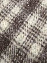 Load image into Gallery viewer, Coffee and Cream Early's of Witney SINGLE British Wool Blanket