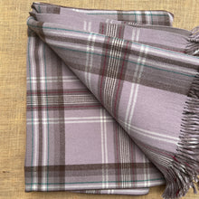 Load image into Gallery viewer, Exceptional Onehunga Woollen Mills CAR RUG Collectible Wool Blanket with Wahine Label