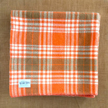 Load image into Gallery viewer, Retro Orange/Browns Chateau QUEEN Pure Wool Blanket - 2 of 2