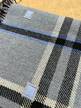 Load image into Gallery viewer, Vintage CAR RUG New Zealand Wool Blanket
