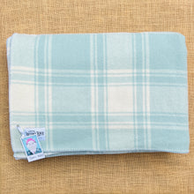 Load image into Gallery viewer, Beautiful Pastel Mint QUEEN Pure Wool Blanket.