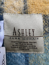 Load image into Gallery viewer, Mohair cutie MOHAIR THROW