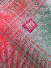 Load image into Gallery viewer, Vintage THROW New Zealand Wool Blanket