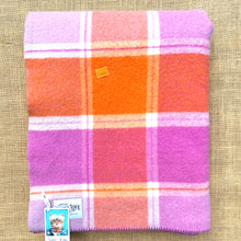 Load image into Gallery viewer, Pick of the day! Extra thick and soft vibrant SINGLE NZ wool blanket