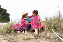 Load image into Gallery viewer, PINK MISFIT! (New Wool) KNEE RUG/COT