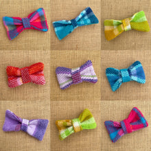 Load image into Gallery viewer, New Zealand Wool Blanket FRESH RETRO BOWS