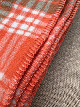 Load image into Gallery viewer, Classic Heavy-weight SINGLE New Zealand Pure Wool Blanket