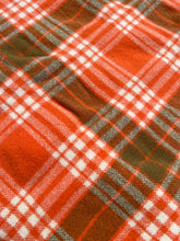 Load image into Gallery viewer, Classic Heavy-weight SINGLE New Zealand Pure Wool Blanket