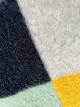 Load image into Gallery viewer, DUTCH Super thick fleece SINGLE Pure Wool Blanket