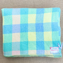 Load image into Gallery viewer, Vintage PETONE Citrus KING SINGLE New Zealand Wool Blanket