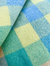 Load image into Gallery viewer, Vintage PETONE Citrus KING SINGLE New Zealand Wool Blanket
