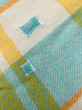 Load image into Gallery viewer, WINNER Bright Plaid SINGLE New Zealand Wool Blanket