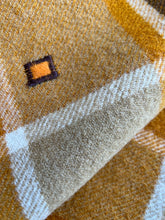 Load image into Gallery viewer, Cosy Browns 'Pick of the day!' SINGLE New Zealand Wool Blanket