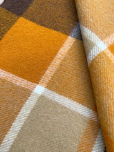 Load image into Gallery viewer, Cosy Browns 'Pick of the day!' SINGLE New Zealand Wool Blanket