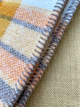 Load image into Gallery viewer, Slumbersoft 70's Retro SINGLE New Zealand Wool Blanket