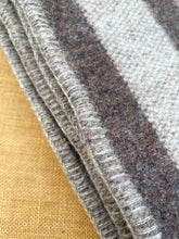 Load image into Gallery viewer, Ultra Thick Handwoven Style SINGLE New Zealand Wool Blanket