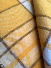 Load image into Gallery viewer, Thick and Fluffy Blanket DOUBLE/QUEEN New Zealand Wool