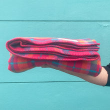 Load image into Gallery viewer, PINK MISFIT! (New Wool) KNEE RUG/COT