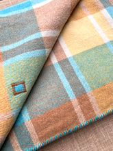 Load image into Gallery viewer, Gorgeous Australian Merino QUEEN Wool Blanket