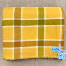 Load image into Gallery viewer, Thick Retro Golden QUEEN/KING New Zealand Wool Blanket