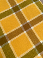 Load image into Gallery viewer, Thick Retro Golden QUEEN/KING New Zealand Wool Blanket
