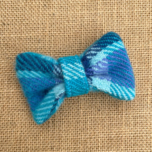 Load image into Gallery viewer, New Zealand Wool Blanket FRESH RETRO BOWS
