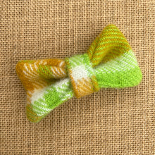 Load image into Gallery viewer, New Zealand Wool Blanket FRESH RETRO BOWS