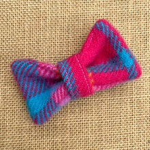 Load image into Gallery viewer, New Zealand Wool Blanket FRESH RETRO BOWS
