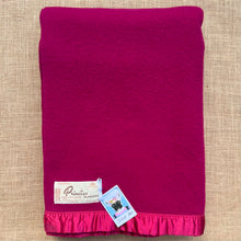 Load image into Gallery viewer, Exceptional Extra Large SINGLE Wool Blanket by Onehunga Woollen Mills