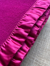Load image into Gallery viewer, Exceptional Extra Large SINGLE Wool Blanket by Onehunga Woollen Mills