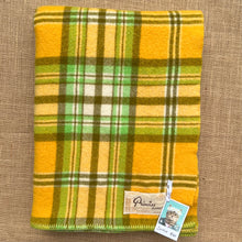 Load image into Gallery viewer, Thick and bright RETRO Star! SINGLE  Onehunga New Zealand Wool Blanket