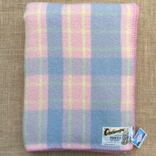 Load image into Gallery viewer, Thick and Fluffy Onehunga Princess SINGLE NZ Wool Blanket