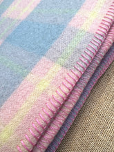 Load image into Gallery viewer, Thick and Fluffy Onehunga Princess SINGLE NZ Wool Blanket
