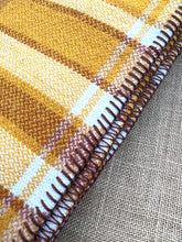 Load image into Gallery viewer, Retro Golds WOOLBLEND DOUBLE NZ Made *Bargain Blanket*