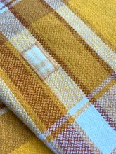 Load image into Gallery viewer, Retro Golds WOOLBLEND DOUBLE NZ Made *Bargain Blanket*