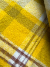 Load image into Gallery viewer, Super Thick Retro Star SINGLE New Zealand Wool Blanket