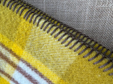 Load image into Gallery viewer, Super Thick Retro Star SINGLE New Zealand Wool Blanket