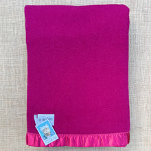 Load image into Gallery viewer, Exceptional Extra Large SINGLE New Zealand Wool Blanket