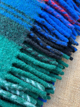 Load image into Gallery viewer, Thick and Cosy Wool Rich TRAVEL RUG - Australian made