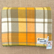 Load image into Gallery viewer, STUNNING Retro Onehunga Princess DOUBLE/QUEEN Pure Wool Blanket