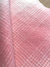 Load image into Gallery viewer, Beautiful Robinwul of Canterbury SINGLE Pure Wool Blanket