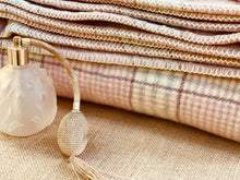 Load image into Gallery viewer, Stunning Vintage KING SINGLE Pure New Zealand Wool Blanket.