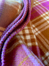 Load image into Gallery viewer, Extra Thick and Bold KING SINGLE New Zealand Wool Blanket WITH LABEL