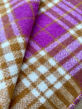 Load image into Gallery viewer, Extra Thick and Bold KING SINGLE New Zealand Wool Blanket WITH LABEL