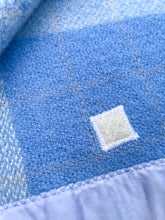 Load image into Gallery viewer, Beautiful Dream Blanket KING SINGLE/DOUBLE Pure Wool Blanket.