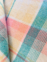 Load image into Gallery viewer, Sensational Pastel SINGLE Pure Wool Blanket. Extra Thick!