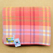 Load image into Gallery viewer, Pretty Salmons Aranui Cuddledown DOUBLE New Zealand Pure Wool Blanket.