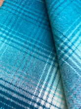 Load image into Gallery viewer, Our most popular colour! Ultra bright & soft SINGLE New Zealand Wool Blanket